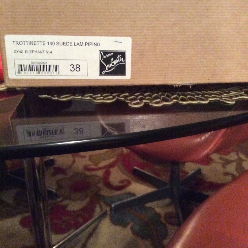 Authentic LouBoutin - Picture 4 of 11